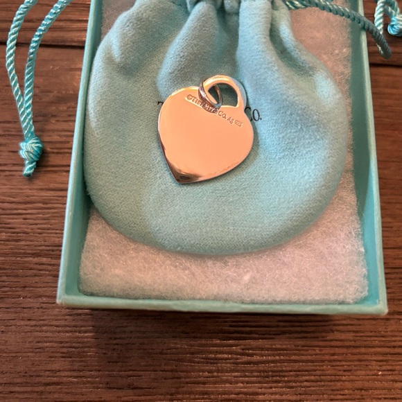 Tiffany & Co - Picture 4 of 6